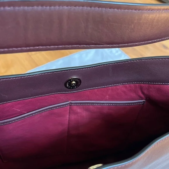 Coach Nomad Hobo Glove Tanned Leather Oxblood - Picture 12 of 12